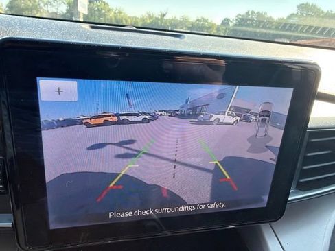 Used 2023 Ford Explorer XLT w/ Equipment Group 202A RWD image 16