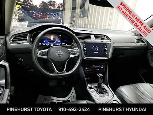 Used 2024 Volkswagen Tiguan SE image 12