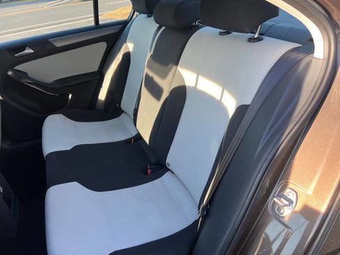 Used 2015 Volkswagen Jetta TDI S image 26