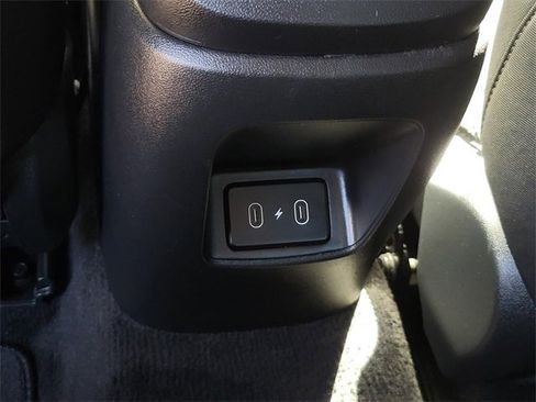 Certified 2025 Hyundai Elantra SE image 12