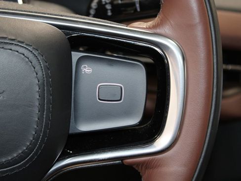 Used 2025 Lincoln Navigator Reserve image 24