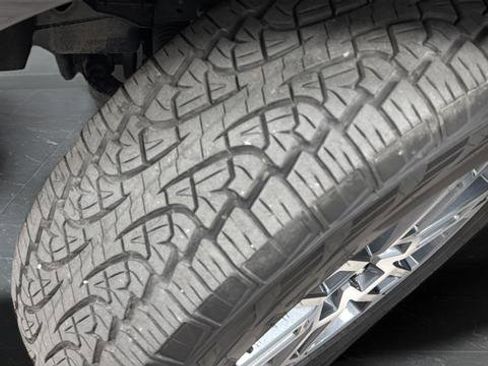 Used 2025 Ford Expedition Active AWD/4WD image 39