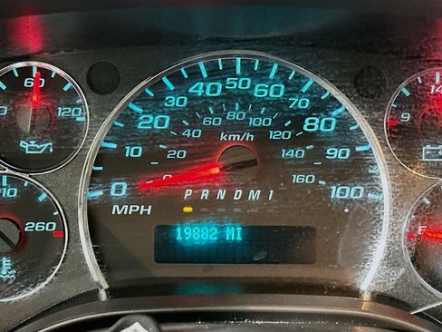 Used 2024 Chevrolet Express 2500 w/ Driver Convenience Package image 17