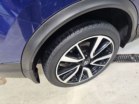 Used 2018 Nissan Rogue Sport SL w/ SL Premium Package image 14