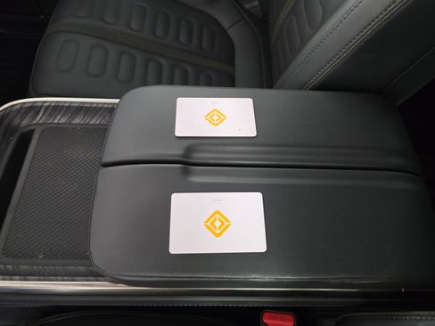 Used 2022 Rivian R1S Launch Edition image 31