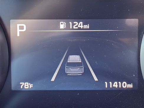 Used 2024 Kia Carnival EX image 25