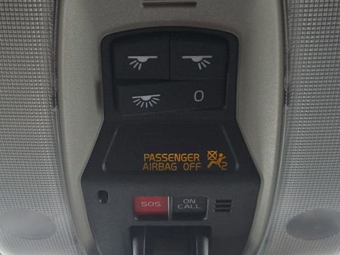 Used 2016 Volvo XC60 T6 w/ Proximity Package image 25