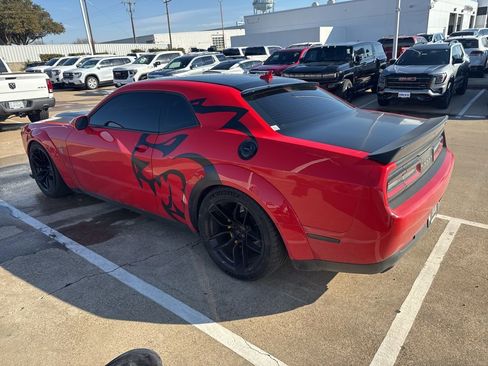 Used 2019 Dodge Challenger SRT Hellcat image 3