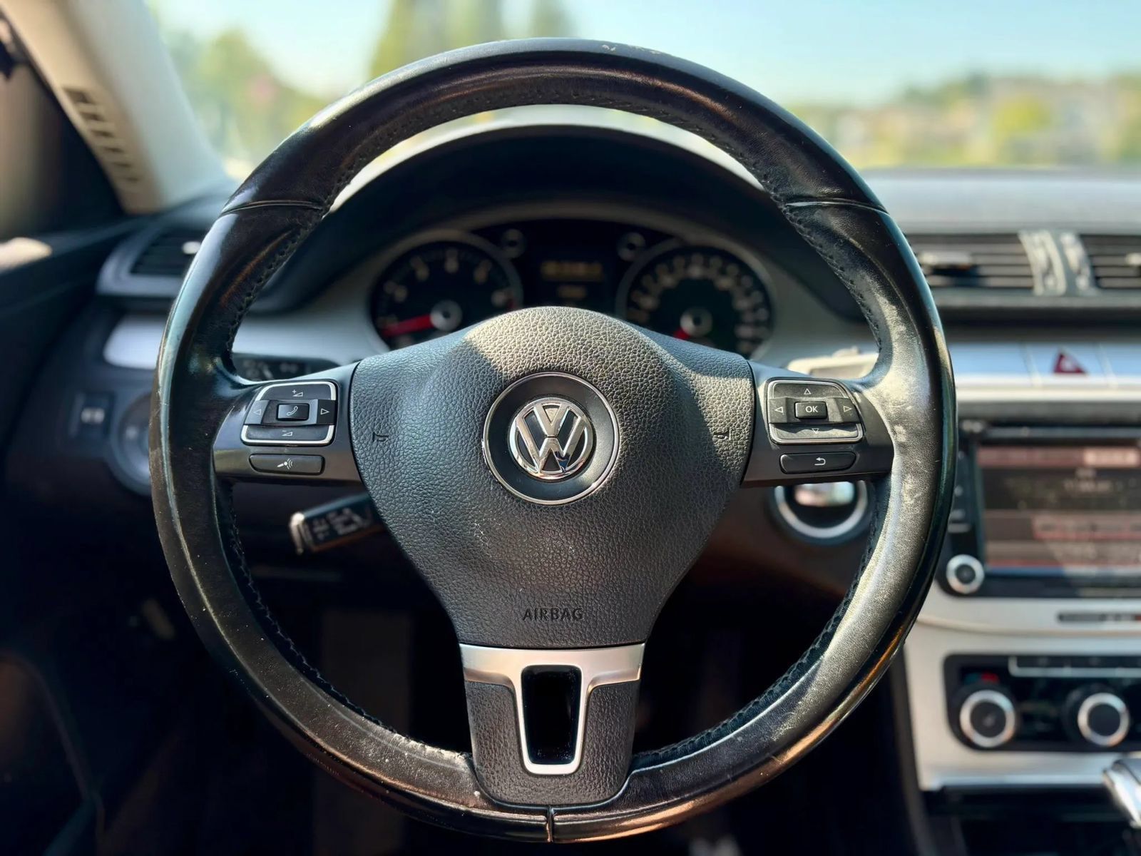 Used 2010 Volkswagen Passat Komfort FWD image 13