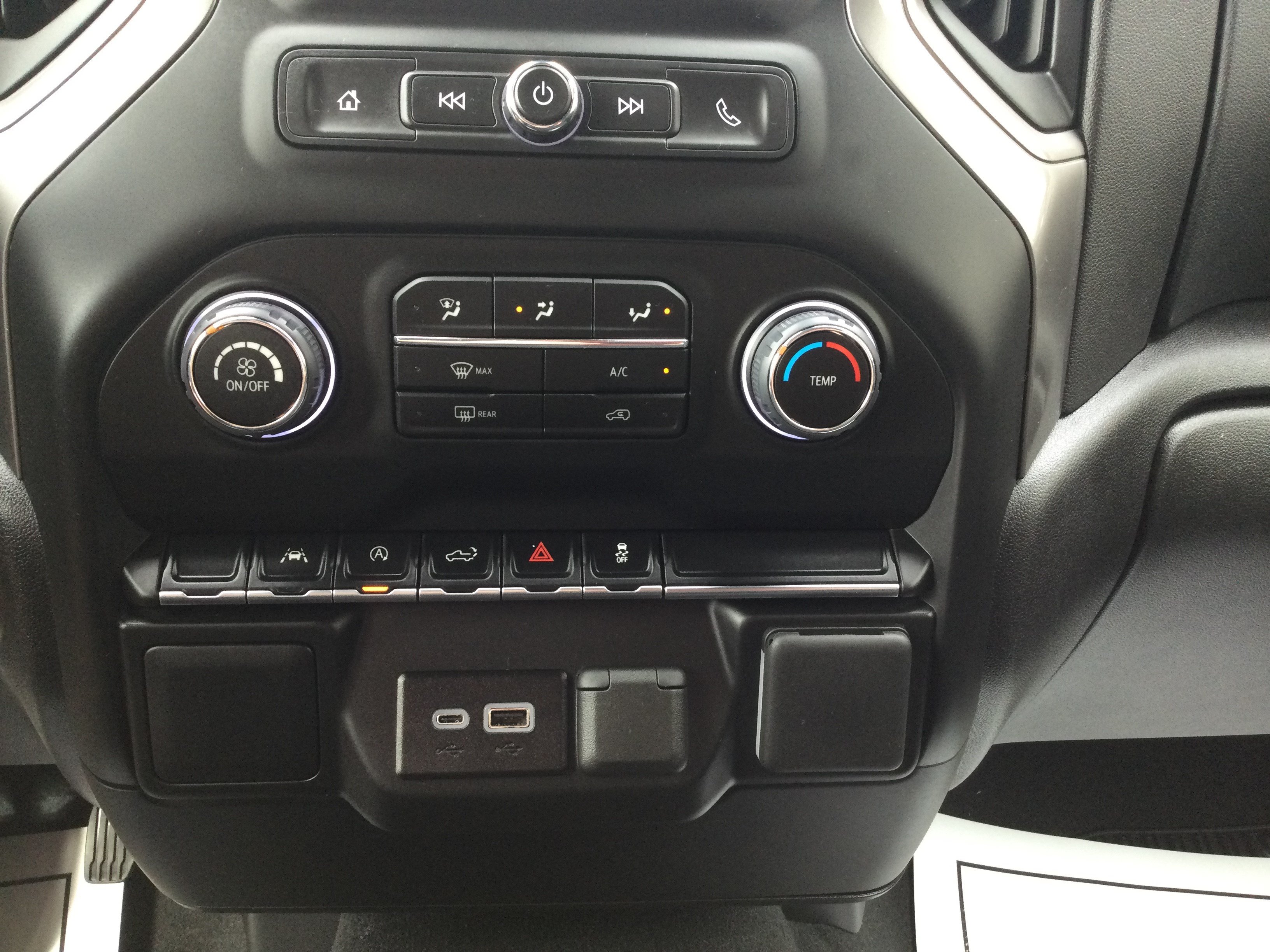 Used 2026 Chevrolet Silverado 1500 Custom w/ Turbomax Blackout Package AWD/4WD image 16