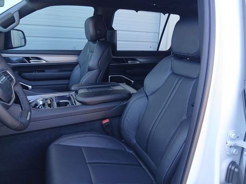 New 2026 Jeep Grand Wagoneer Limited image 33