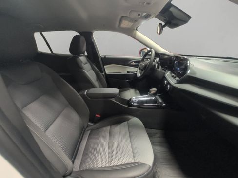 Used 2024 Chevrolet Trax LT w/ Driver Confidence Package image 15