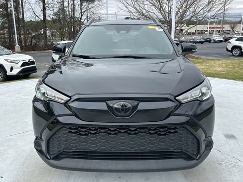 Used 2023 Toyota Corolla Cross SE image 3