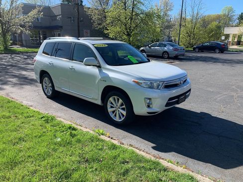 Used 2013 Toyota Highlander Limited AWD/4WD image 30