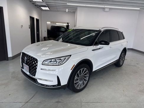 Used 2023 Lincoln Corsair Reserve image 4