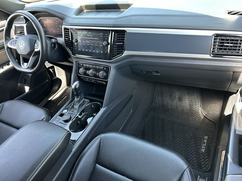 Used 2023 Volkswagen Atlas Cross Sport SEL R-Line AWD/4WD image 10