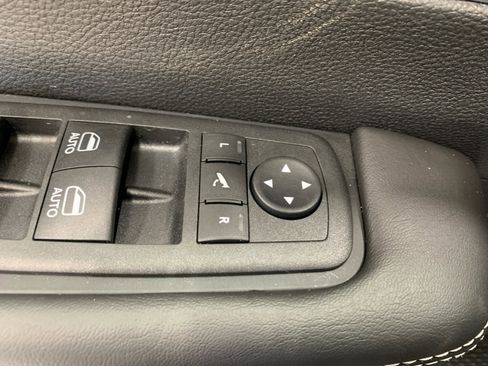 New 2026 Chrysler Pacifica Limited image 31