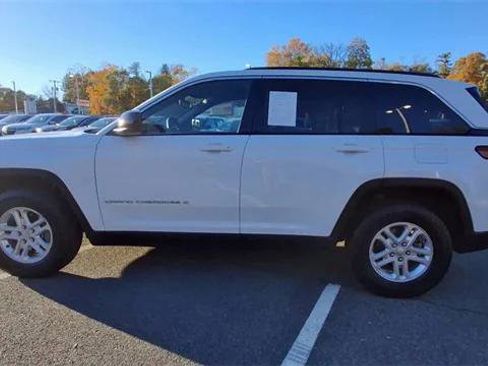 Certified 2024 Jeep Grand Cherokee Laredo w/ Trailer Tow Package image 5