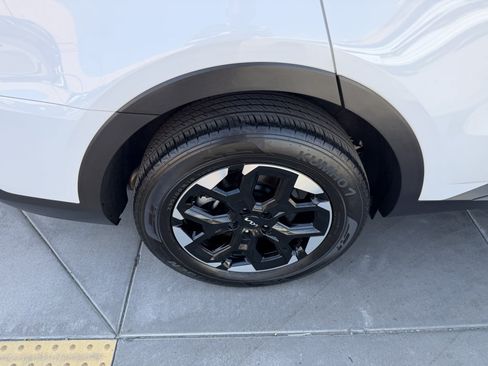 Used 2025 Kia Sorento S FWD image 15