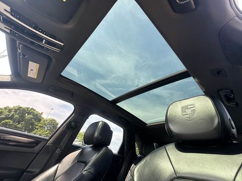 Used 2019 Porsche Cayenne AWD/4WD image 25