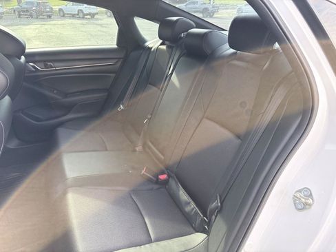 Used 2018 Honda Accord Sport image 12