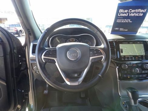 Used 2022 Jeep Grand Cherokee Laredo X image 25