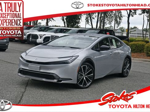 Certified 2025 Toyota Prius XLE FWD image 1