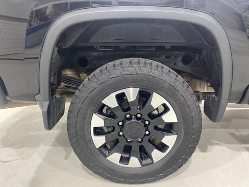 Used 2020 Chevrolet Silverado 2500 Custom w/ Custom Value Package AWD/4WD image 10