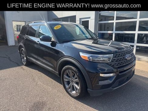 Used 2022 Ford Explorer XLT w/ XLT Sport Appearance Package AWD/4WD image 2