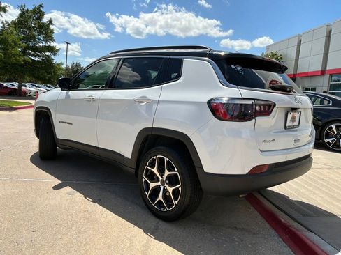 Used 2025 Jeep Compass Limited AWD/4WD image 8
