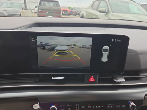 New 2026 Kia Carnival LX FWD image 11