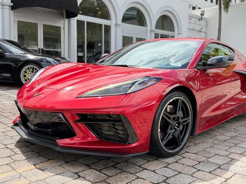 Used 2021 Chevrolet Corvette Stingray Preferred Cpe w/ Z51 Performance Package image 3