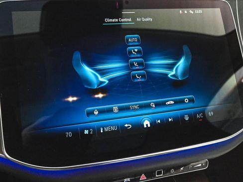 Used 2025 Mercedes-Benz E 350 4MATIC Sedan image 19