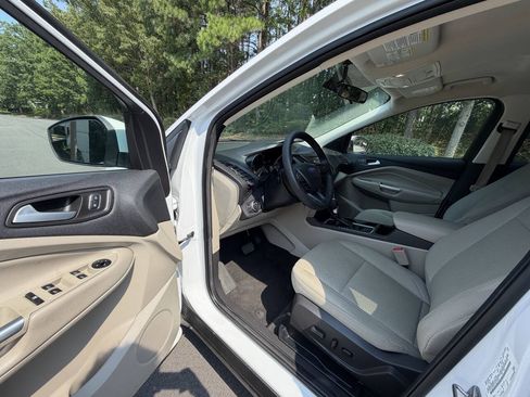 Used 2017 Ford Escape SE AWD/4WD image 11