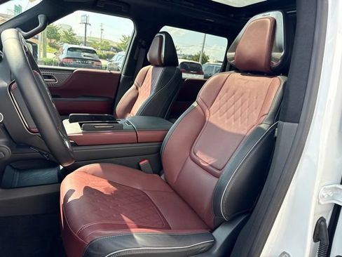Used 2026 INFINITI QX80 Autograph w/ Premium Cargo Package AWD/4WD image 6