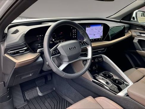Used 2025 Audi Q5 Premium AWD/4WD image 17