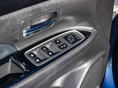 Used 2018 Mitsubishi Outlander 4WD Plug-In Hybrid image 25