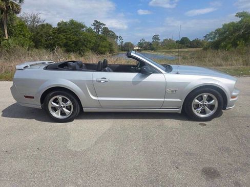 Used 2006 Ford Mustang GT Premium image 5