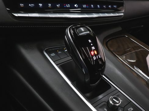 Used 2024 Cadillac Escalade Premium Luxury Platinum image 50