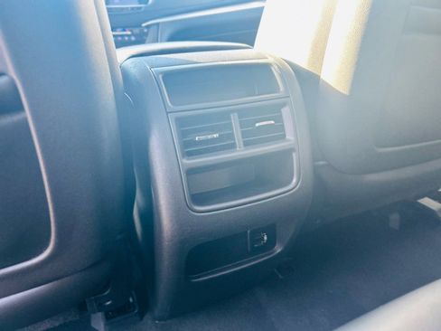 Used 2017 Cadillac XT5 Luxury image 44