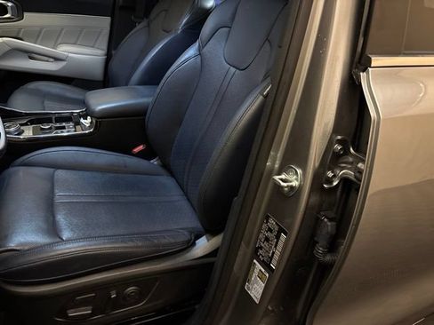 Used 2022 Kia Sorento SX Prestige w/ Panoramic Sunroof Package AWD/4WD image 11