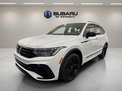 Used 2024 Volkswagen Tiguan SE R-Line FWD image 1