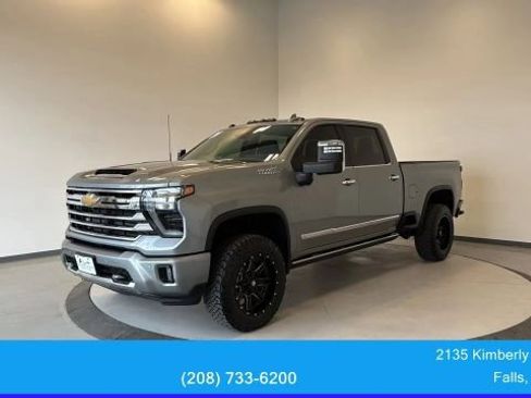 Used 2024 Chevrolet Silverado 3500 High Country w/ High Country Premium Package image 3