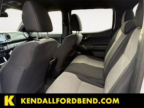 Used 2022 Toyota Tacoma TRD Off-Road w/ Technology Package image 13