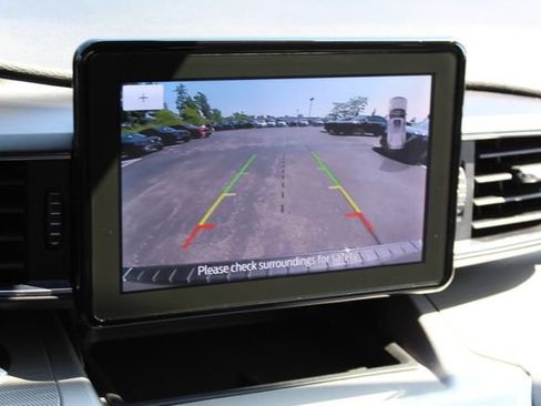 Used 2023 Ford Explorer XLT w/ Equipment Group 202A AWD/4WD image 25