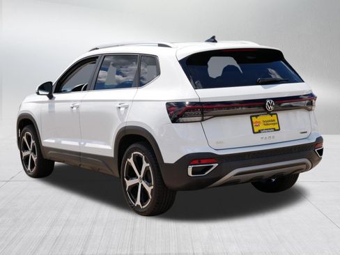 Certified 2025 Volkswagen Taos SEL AWD/4WD image 5