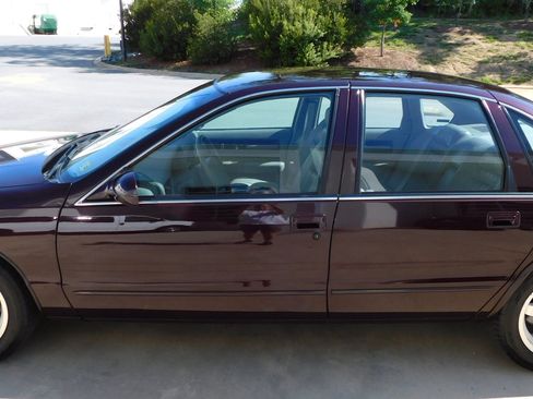Used 1996 Chevrolet Impala SS RWD image 13