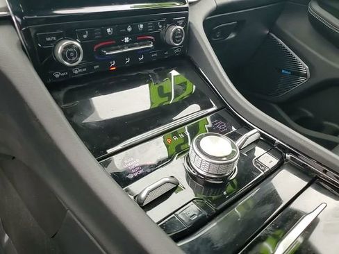 Used 2023 Jeep Grand Cherokee Overland w/ Luxury Tech Group IV image 23