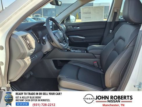 New 2026 Nissan Pathfinder SL w/ SL Premium Package AWD/4WD image 3