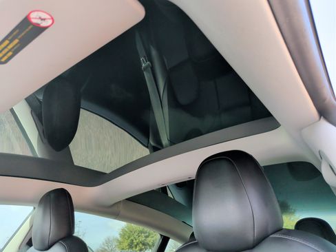 Used 2021 Tesla Model 3 Standard Range Plus image 24